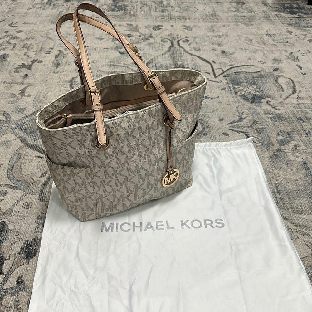 Michael Kors Signature Tote Bag
